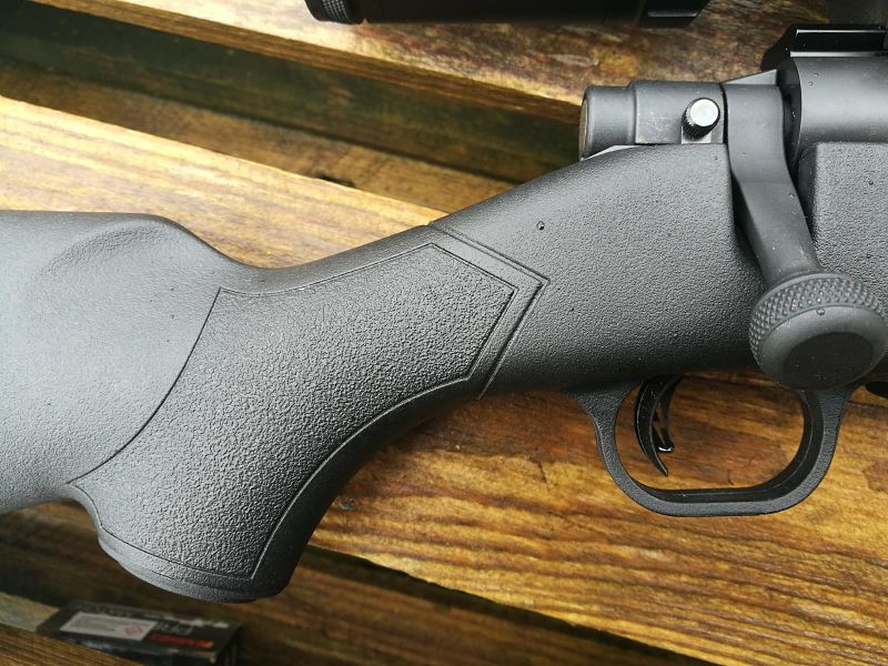 Rifle MOSSBERG PATRIOT Pistolete con textura diferenciada
